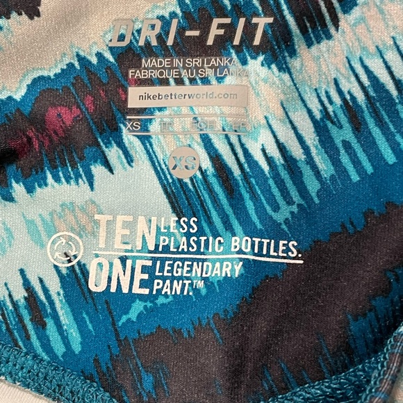 Nike Dri-Fit Capri Leggings - Picture 6 of 6